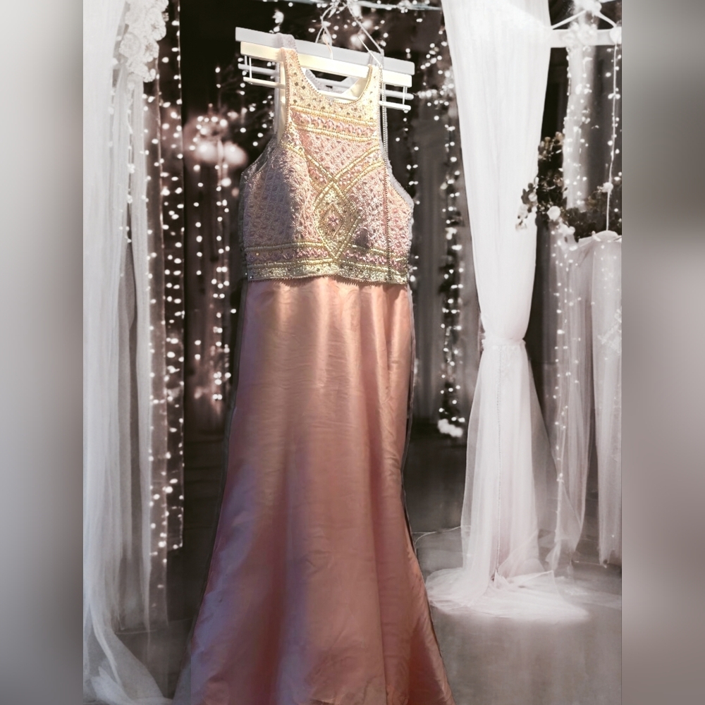 Chic Backless Pink and Gold Dress